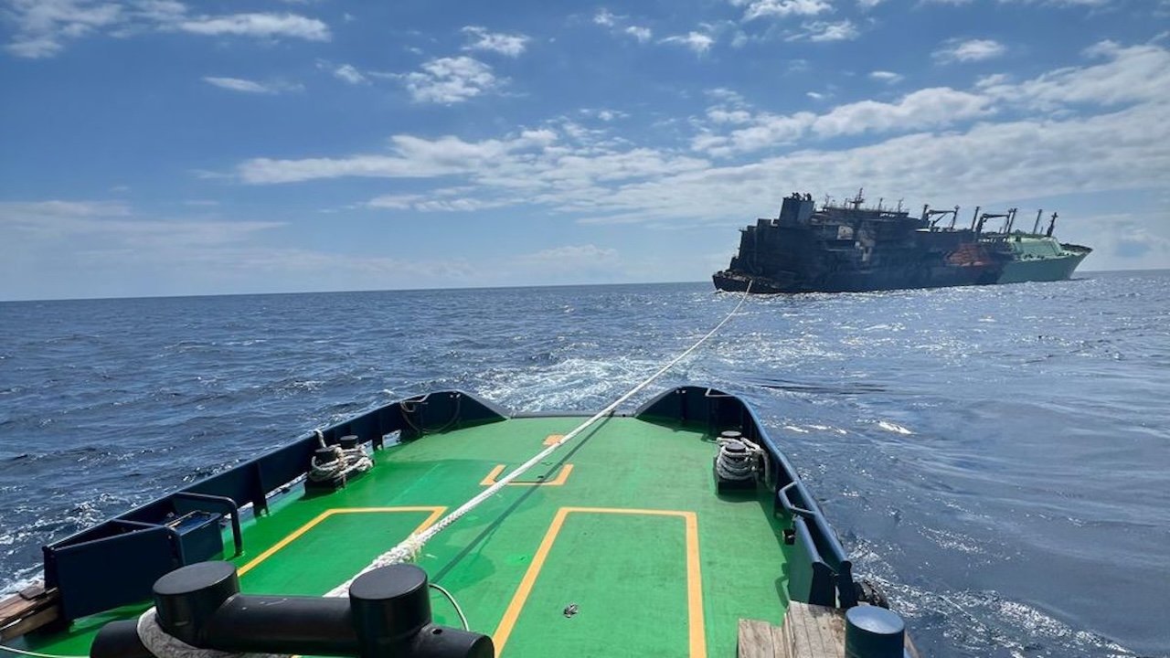 Sürüklenen “Hayalet Gemi” Arctic Metagaz güvenceye alındı