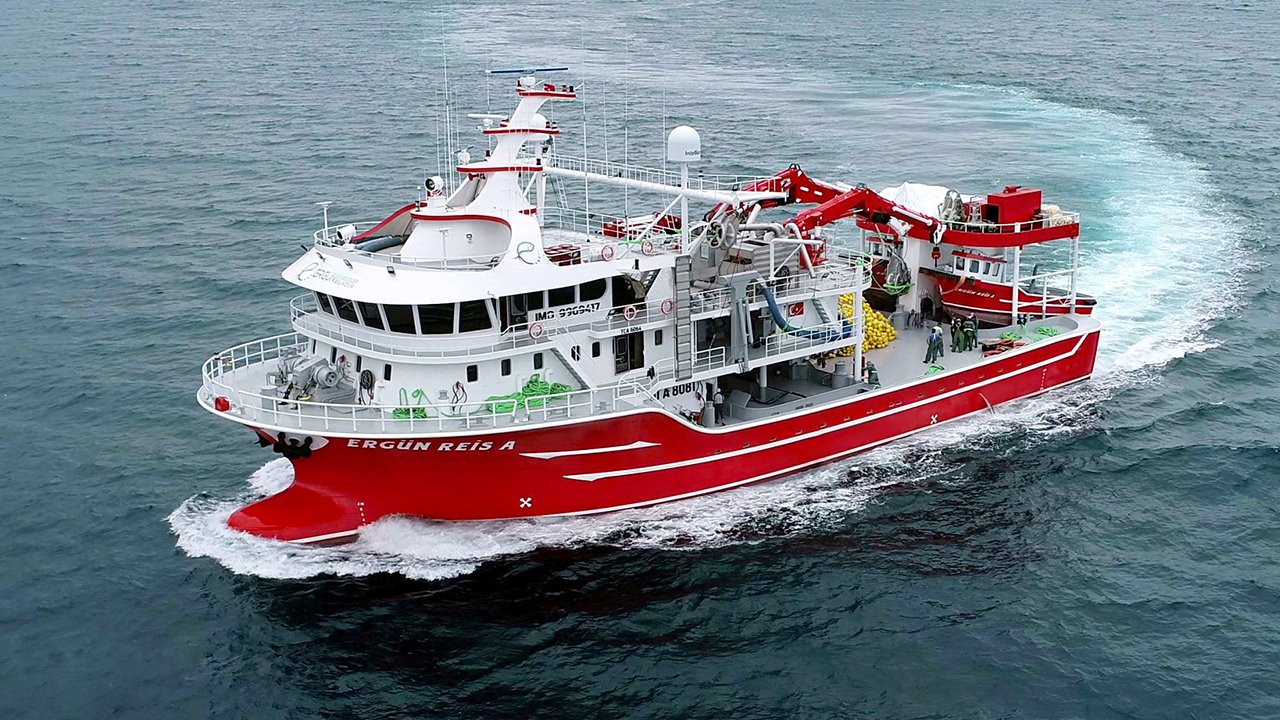 Somali’de ilk uluslararası balıkçılık lisansı bir Türk gemisine verildi