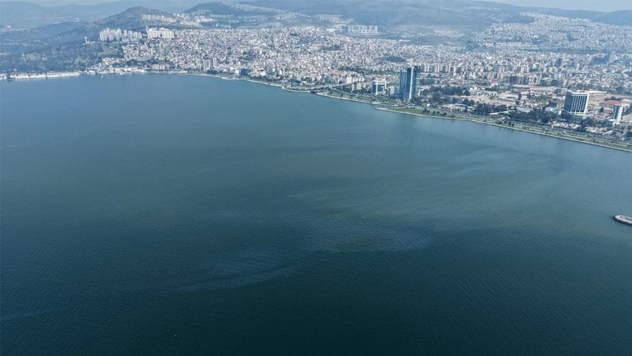 İzmir Körfezi’nde kirlilik alarmı