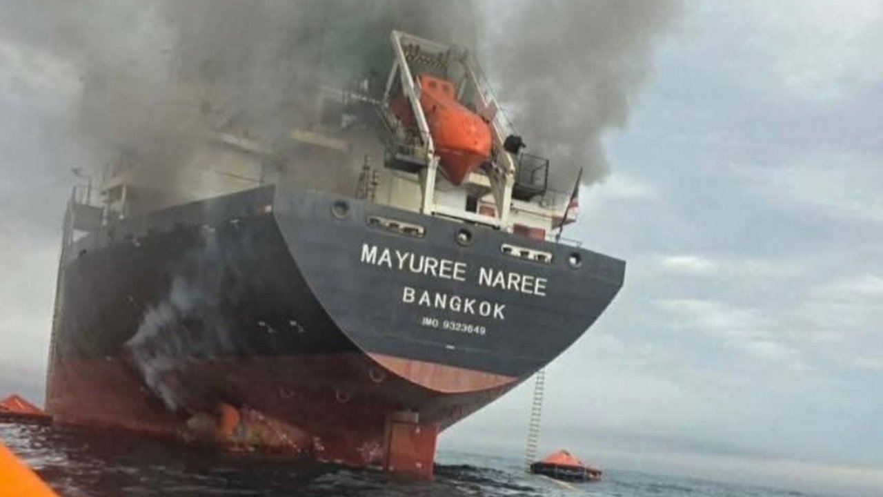 Hürmüz'de daha önce saldırıya uğrayan gemi İran açıklarında karaya oturdu