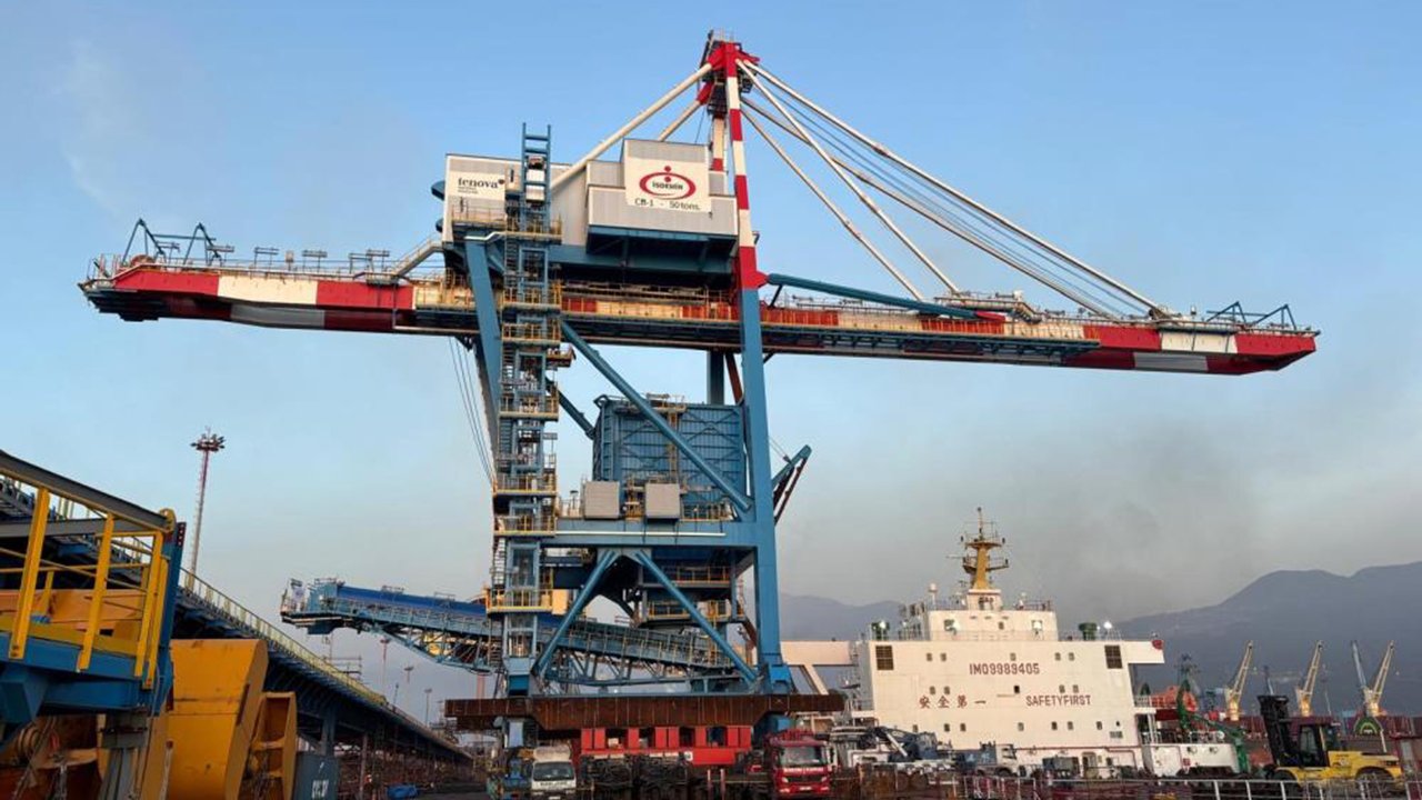 OYAK Denizcilik'ten yapay zeka destekli akıllı vinç yatırımı