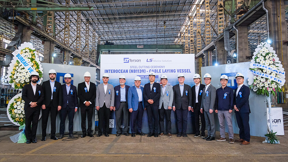 Steel Cutting Ceremony Photo (2)