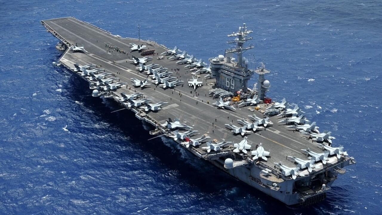 USS Eisenhower'da uçuş kazası: 4 denizci yaralandı