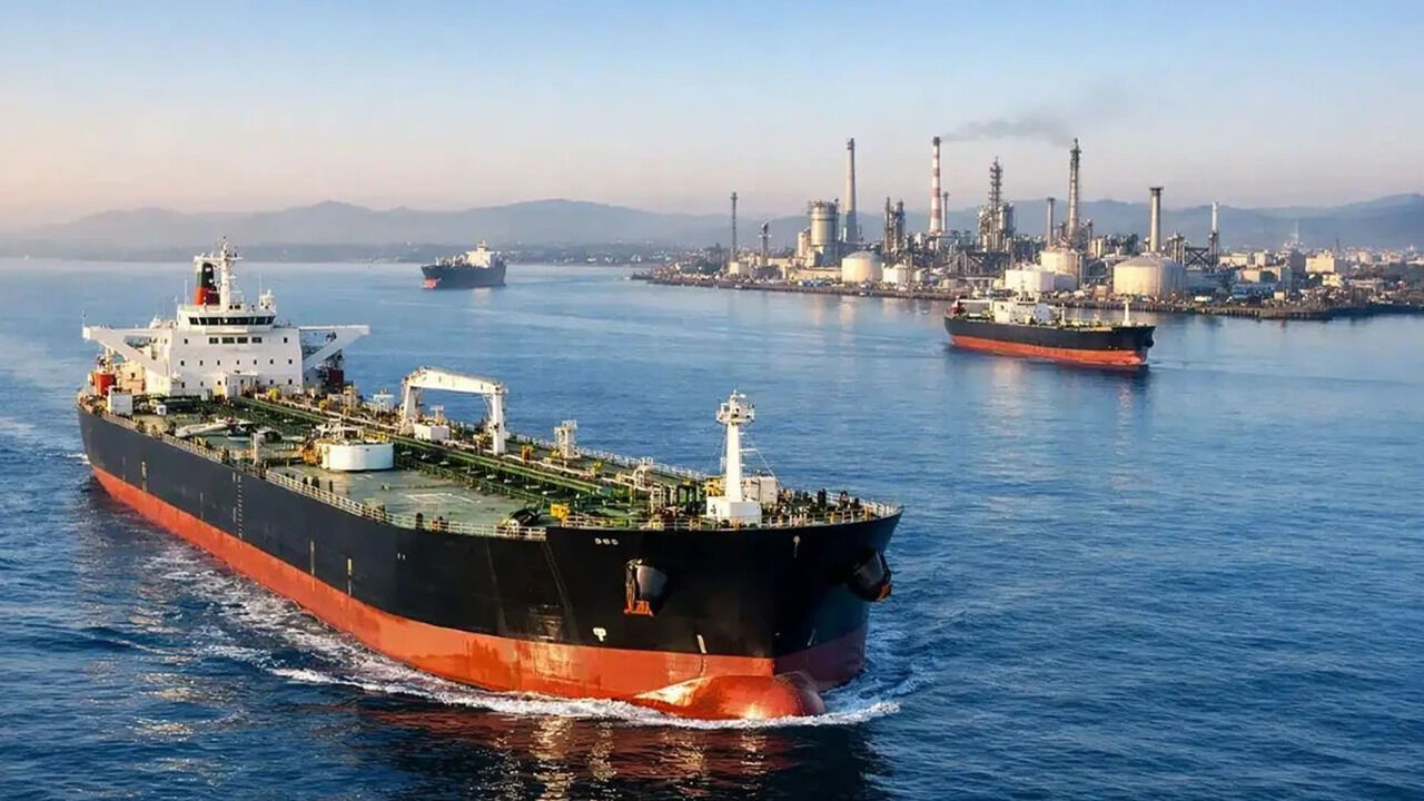 ABD: Hürmüz’de 900 milyon varilden fazla petrol taşındı