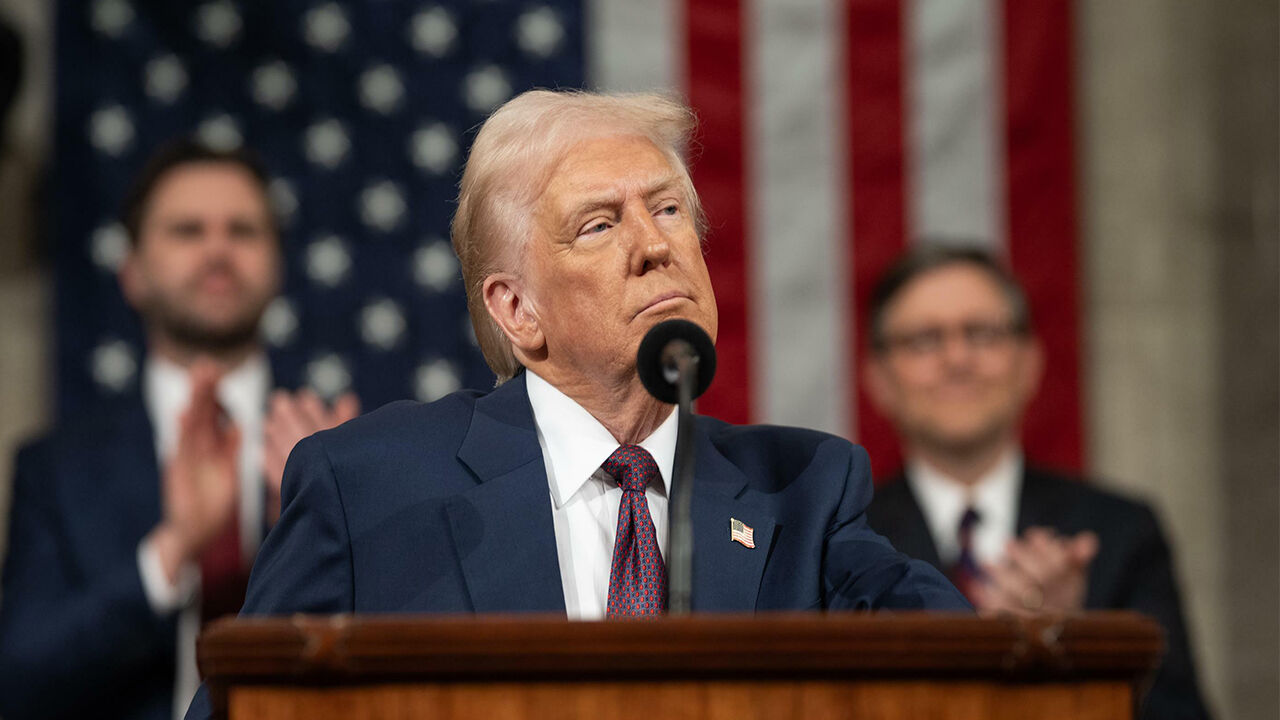 Trump: Her gece Hürmüz'de birçok gemiyi etkisiz hale getiriyoruz
