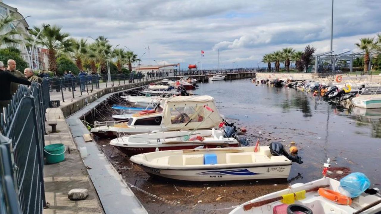 Kocaeli'de fırtına balıkçı teknelerinde hasara yol açtı
