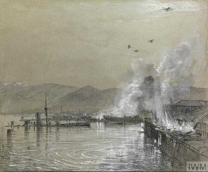 İki İtalyan harp gemisinin açtığı ateşle istasyoner olarak Beyrut Limanı’nında demirde olan Ankara ve Avnullah ganbotları batmış durumda. Kaynak: Imperial War Museum.