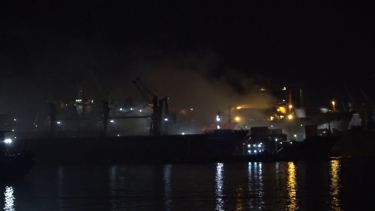 Tuzla'da balıkçı gemisinde yangın