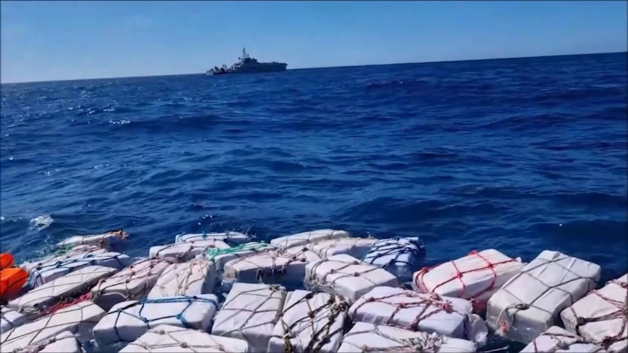 İtalya'da denize atılan 400 milyon euroluk 2 ton kokain ele geçirildi