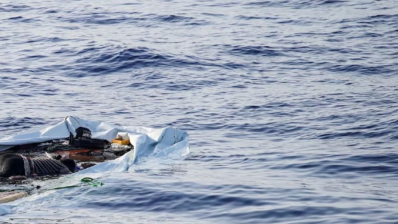 Endonezya’da tekne battı: 11 ölü, 9 kayıp