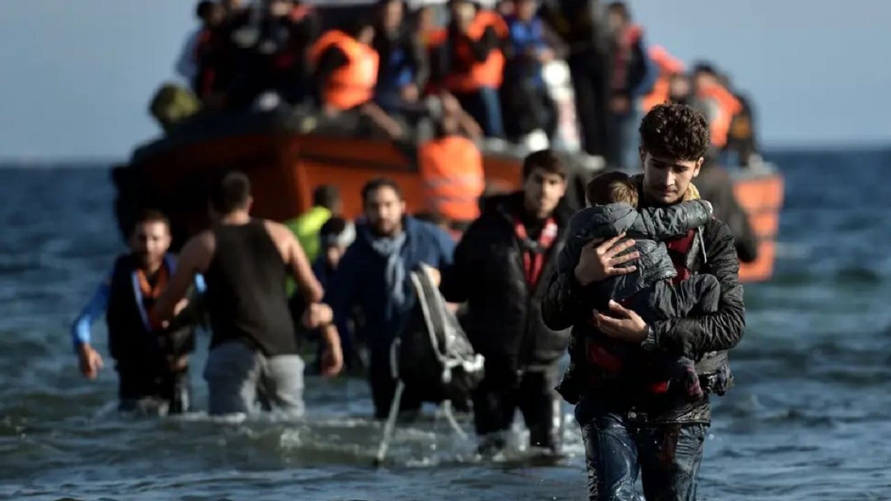 İngiltere, sığınmacıları 10 gemiye yerleştirmeyi planlıyor