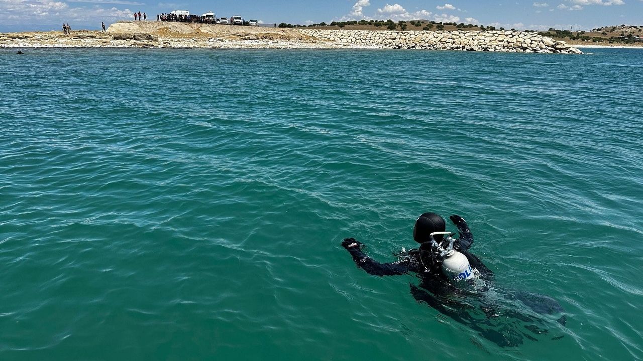 Deniz polisi, boğulmalara karşı halkı bilgilendiriyor