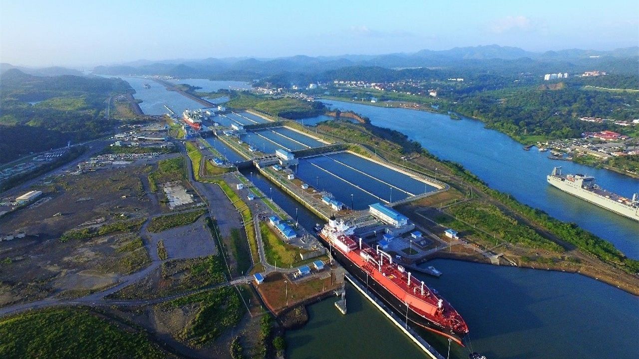 Panama Kanalı'ndan günde sadece 32 geminin geçişine izin verildi