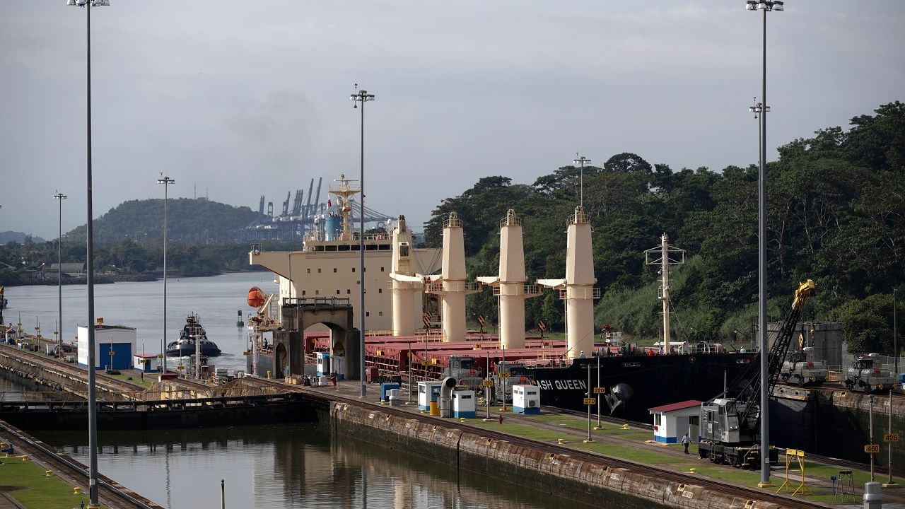 Panama Kanalı'nda 200 gemi mahsur kaldı