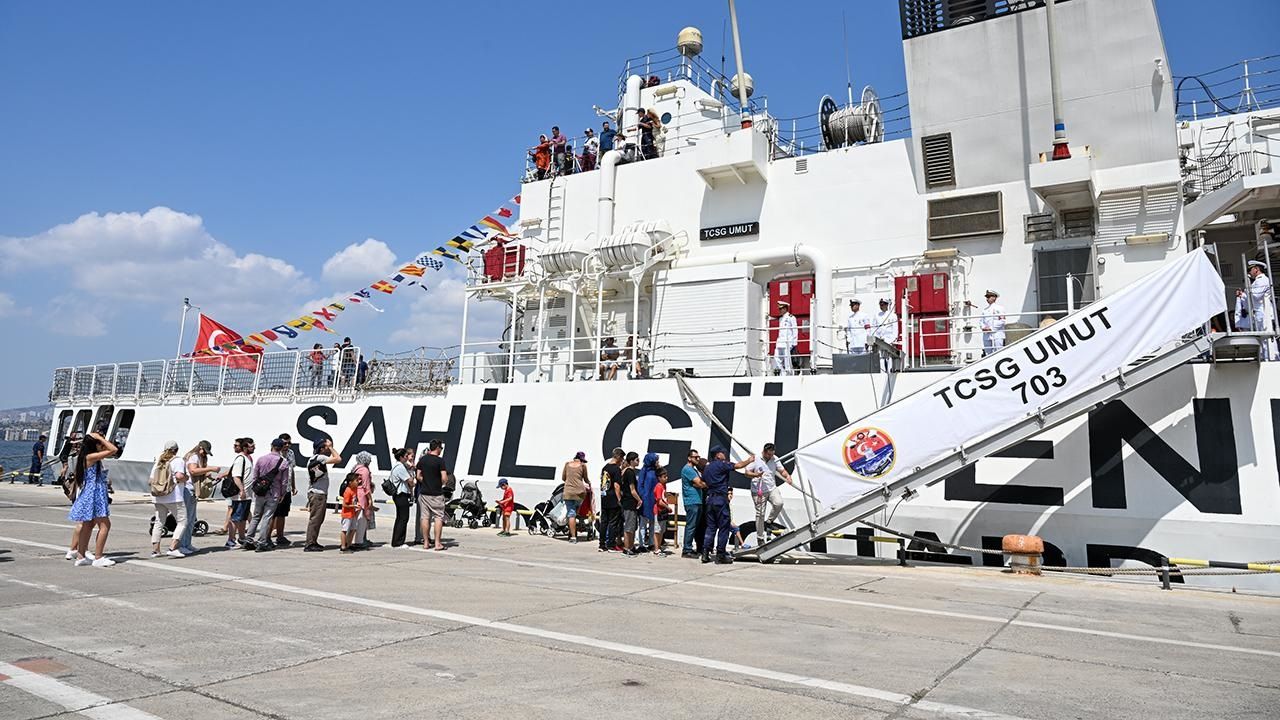 TCSG Umut Gemisi, Alsancak Limanı'nda ziyarete açıldı