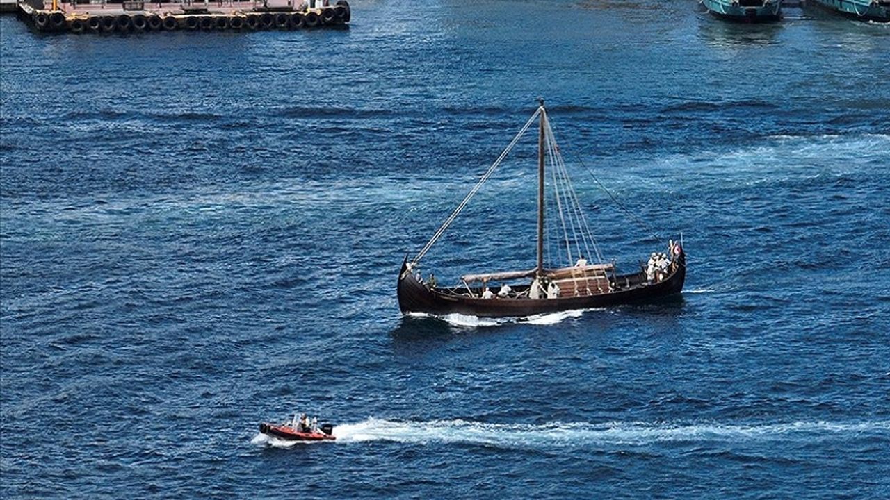 Viking yelkenlisi, Boğaz'da