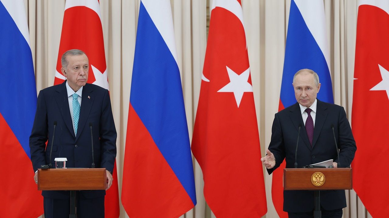 Putin: Yaptırımlar kalkarsa tahıl anlaşmasını canlandırmaya hazırız