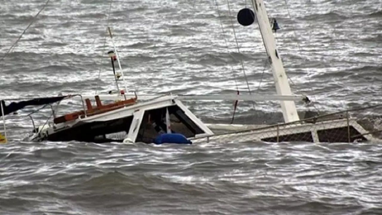 Gemi ile çatışan teknedeki üç balıkçı hayatını kaybetti