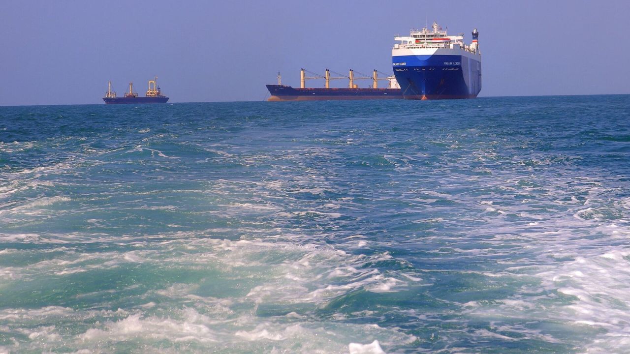 Husiler: İsrail bağlantılı gemileri hedef almaya devam edeceğiz