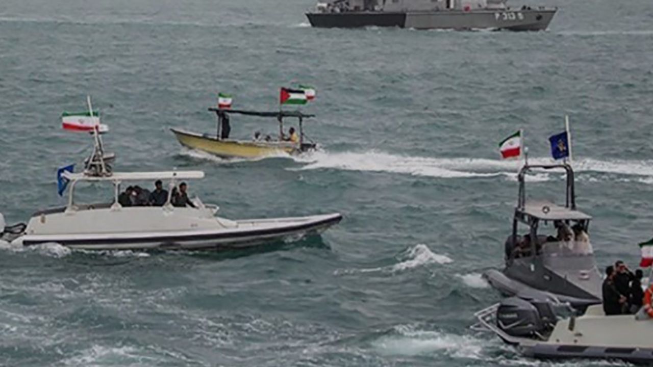İran, Umman Körfezi'ndeki 17 tekneye el koydu