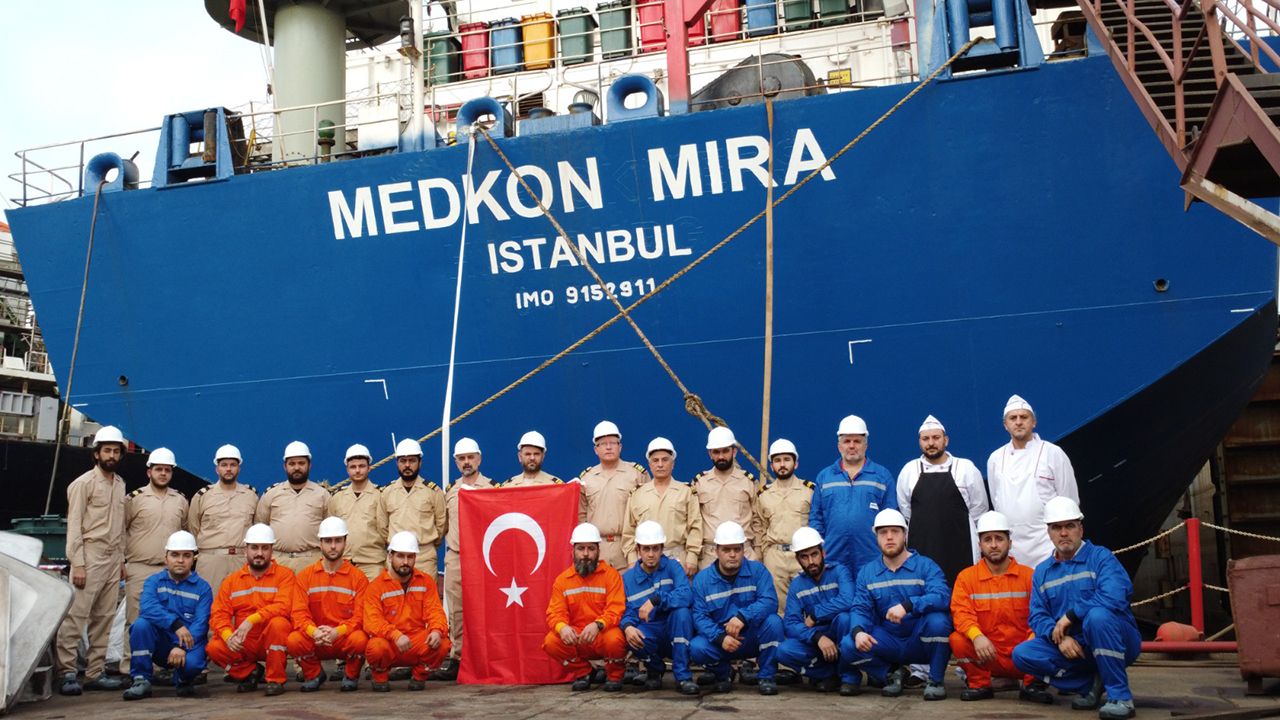 MEDKON MIRA konteyner gemisi Türk bayrağı çekti