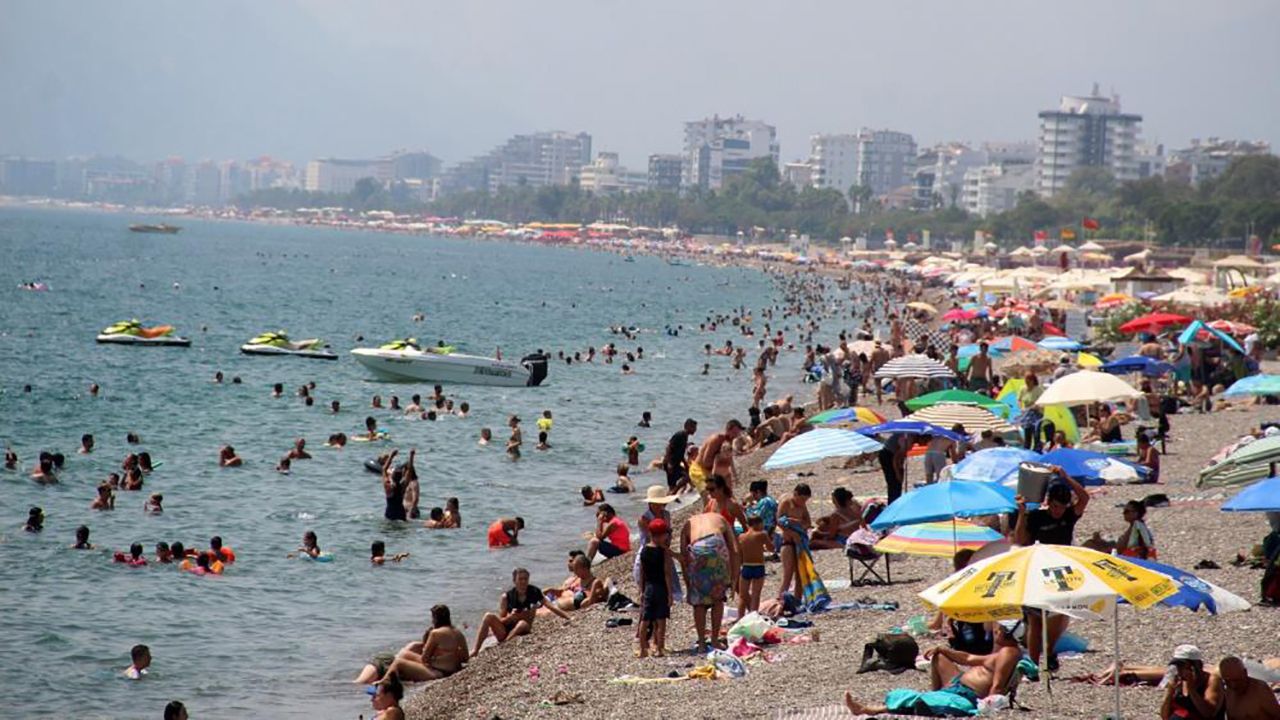 Antalya, 11 ayda turist rekoru kırdı