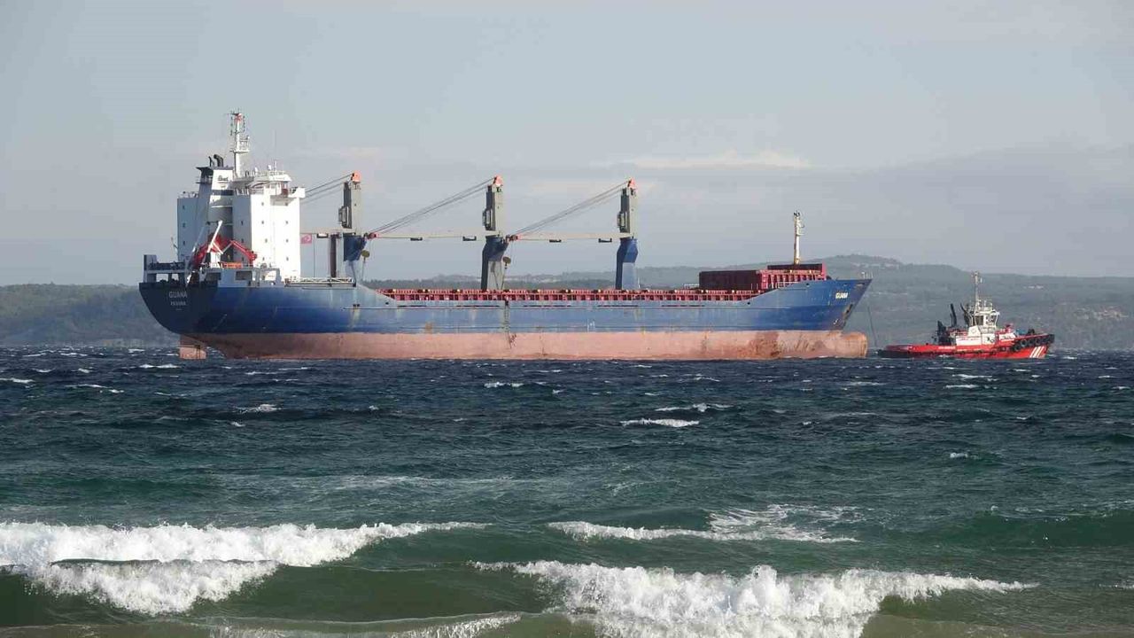 Fransa açıklarındaki gemide yangın: 20 Türk denizci tahliye edildi