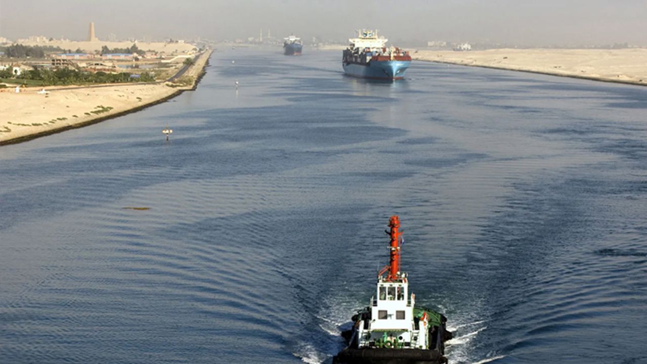 Mısır, Süveyş Kanalı’ndan geçişlere zam yaptı