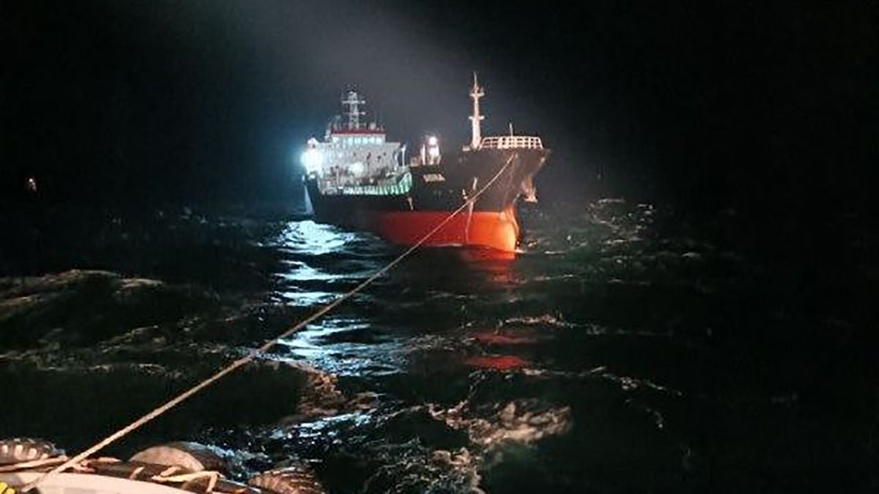 Silivri açıklarındaki gemide yangın: 2 denizci yaralandı