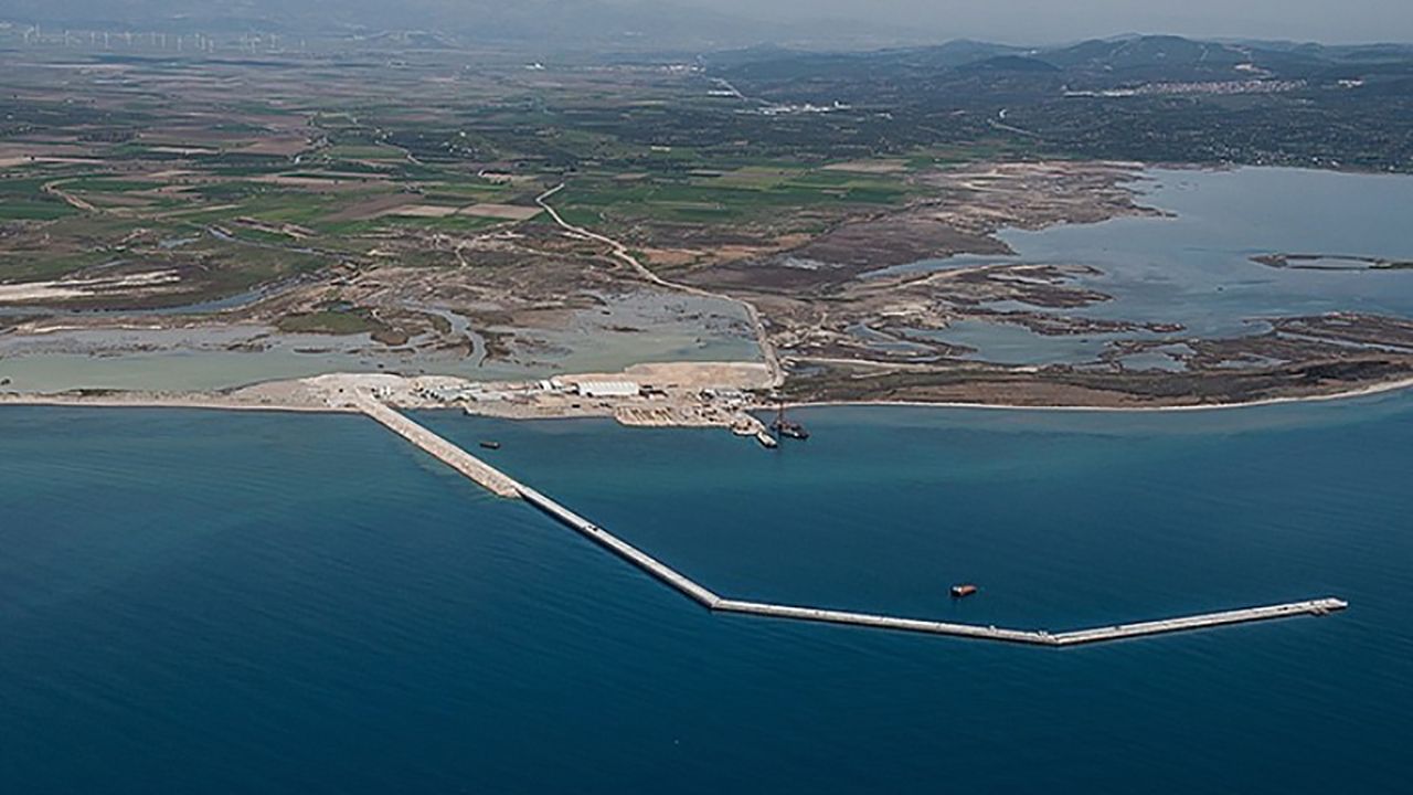 Çandarlı Limanı deniz üstü RES'lerin üretim merkezi oluyor