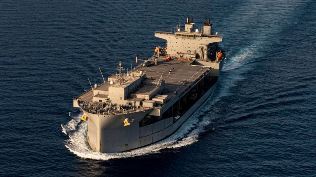 Husilerden ABD donanmasına ait gemiye saldırı