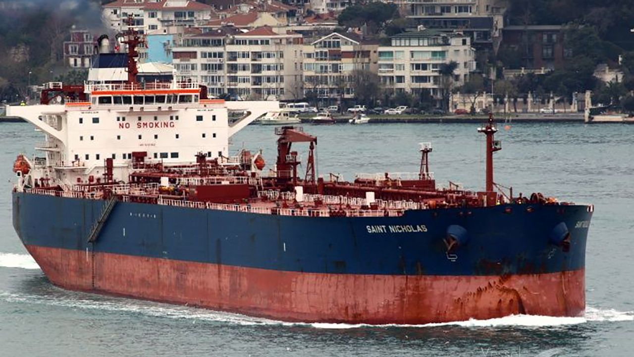 İran, Tüpraş'a petrol taşıyan tankere el koydu!