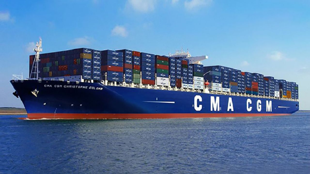 CMA CGM'ye ait gemi denizde 44 konteyner düşürdü