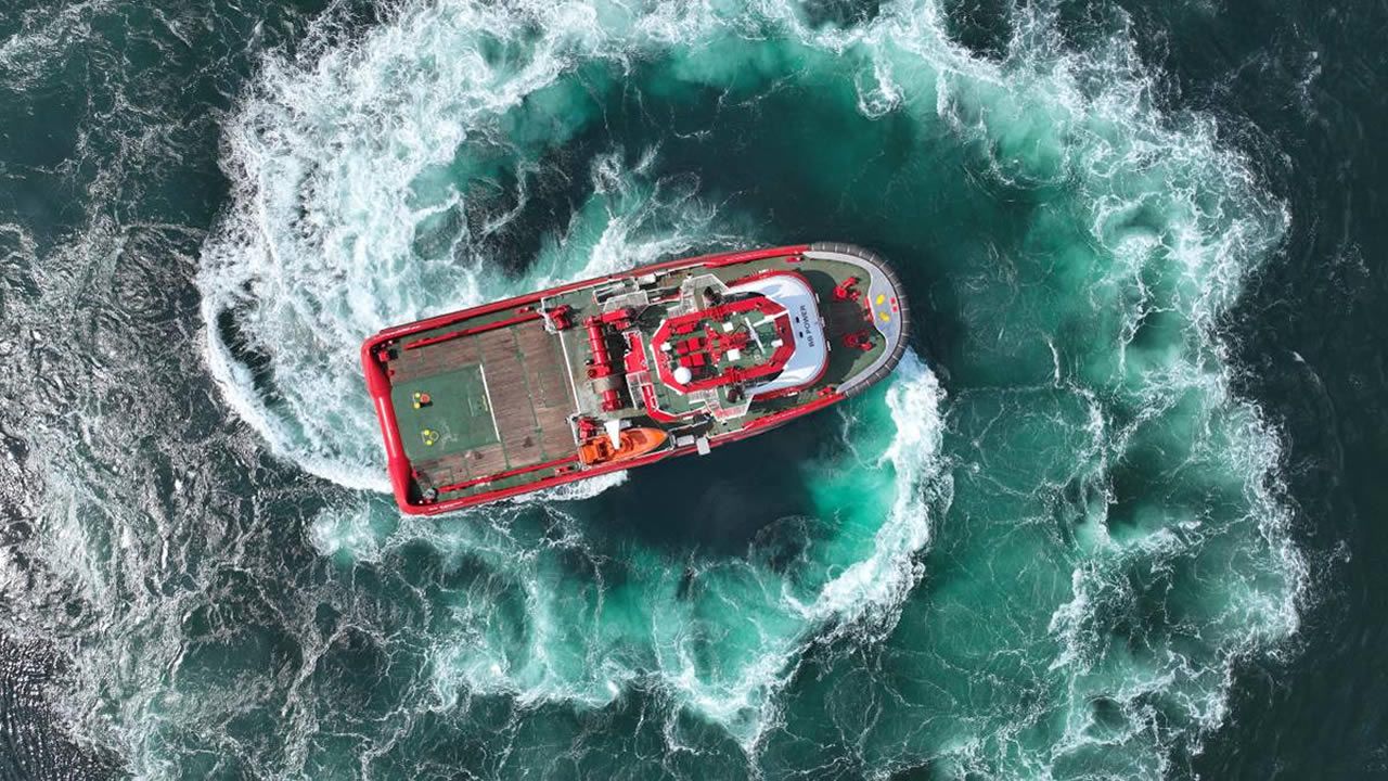 UZMAR, hibrit römorkörünü teslim etti