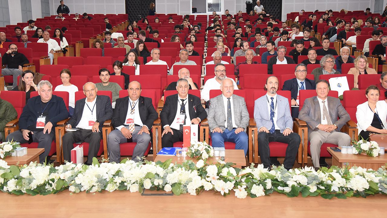 İzmir, iki önemli "Balıkçılık" toplantısına ev sahipliği yaptı