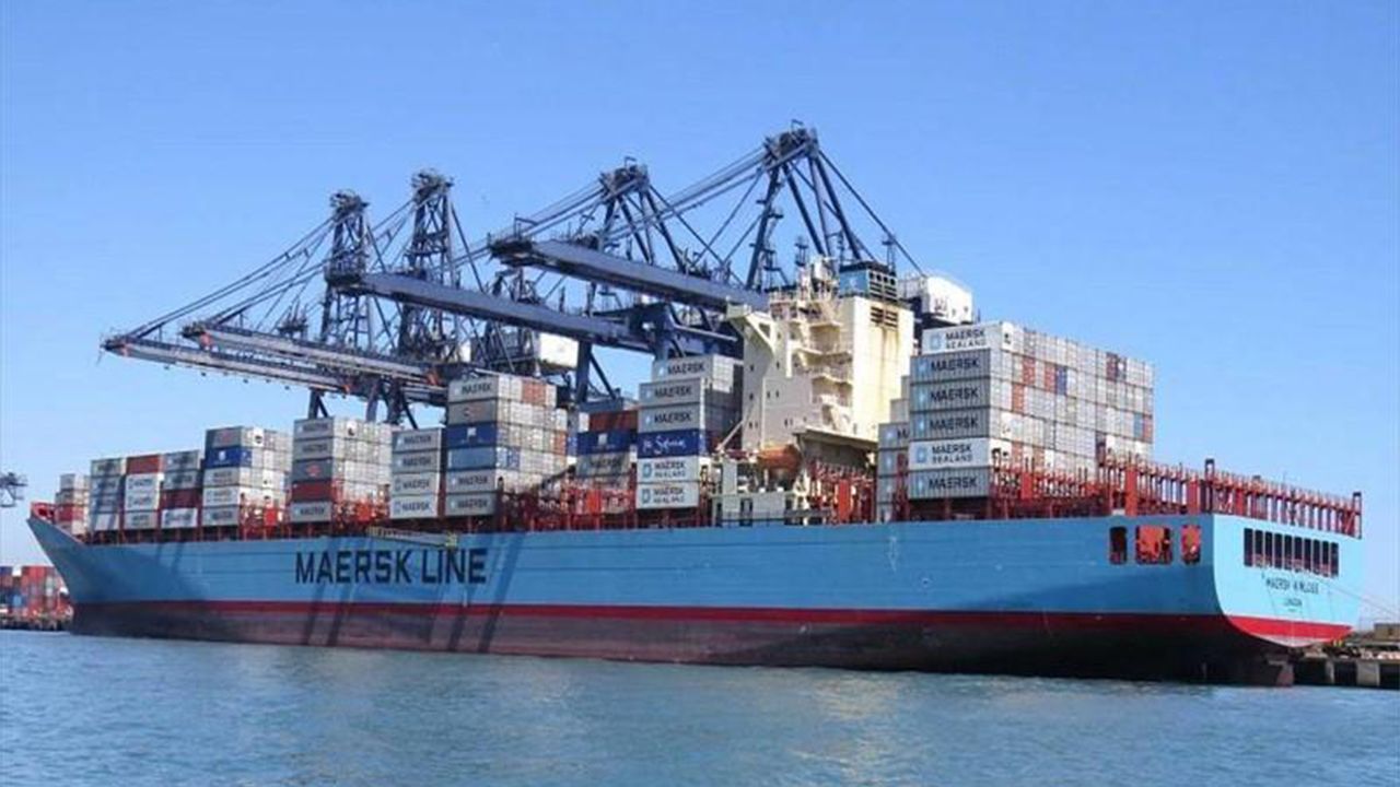 Maersk, iki ABD bayraklı gemiyi Çin'den başka bir yere yönlendirdi