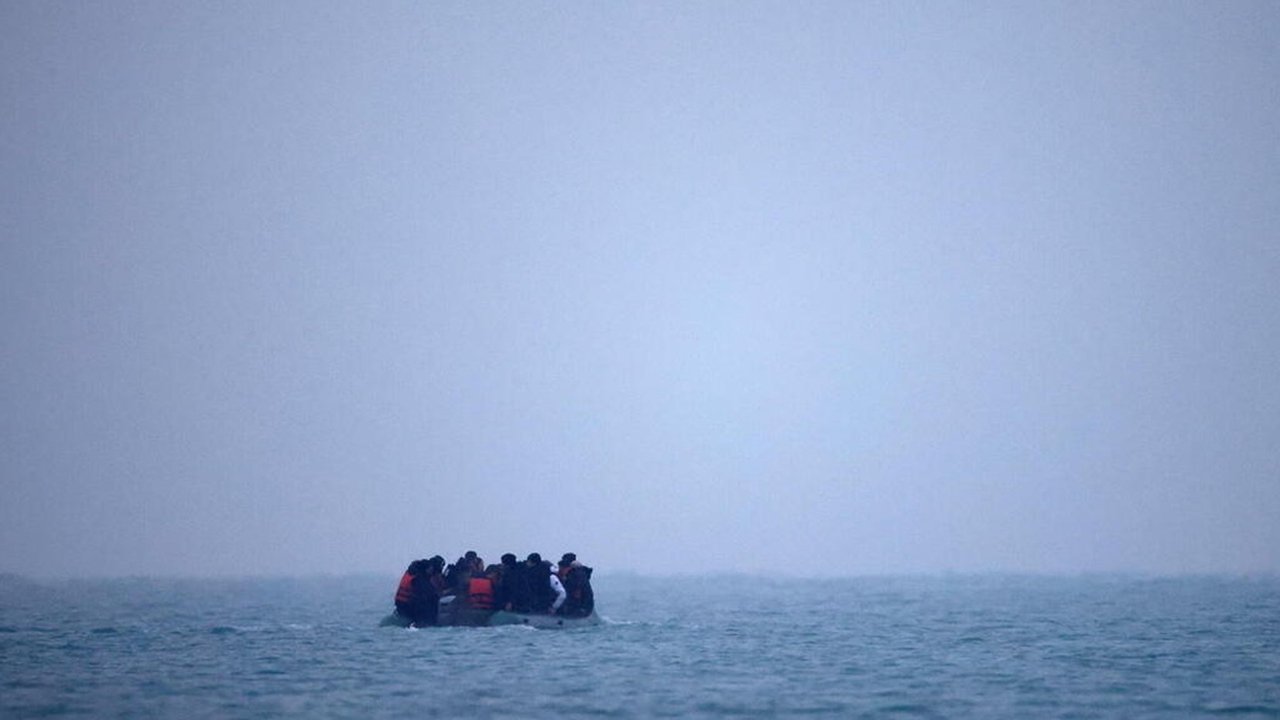20 binden fazla göçmen Manş Denizi’ni aşarak İngiltere’ye geçti