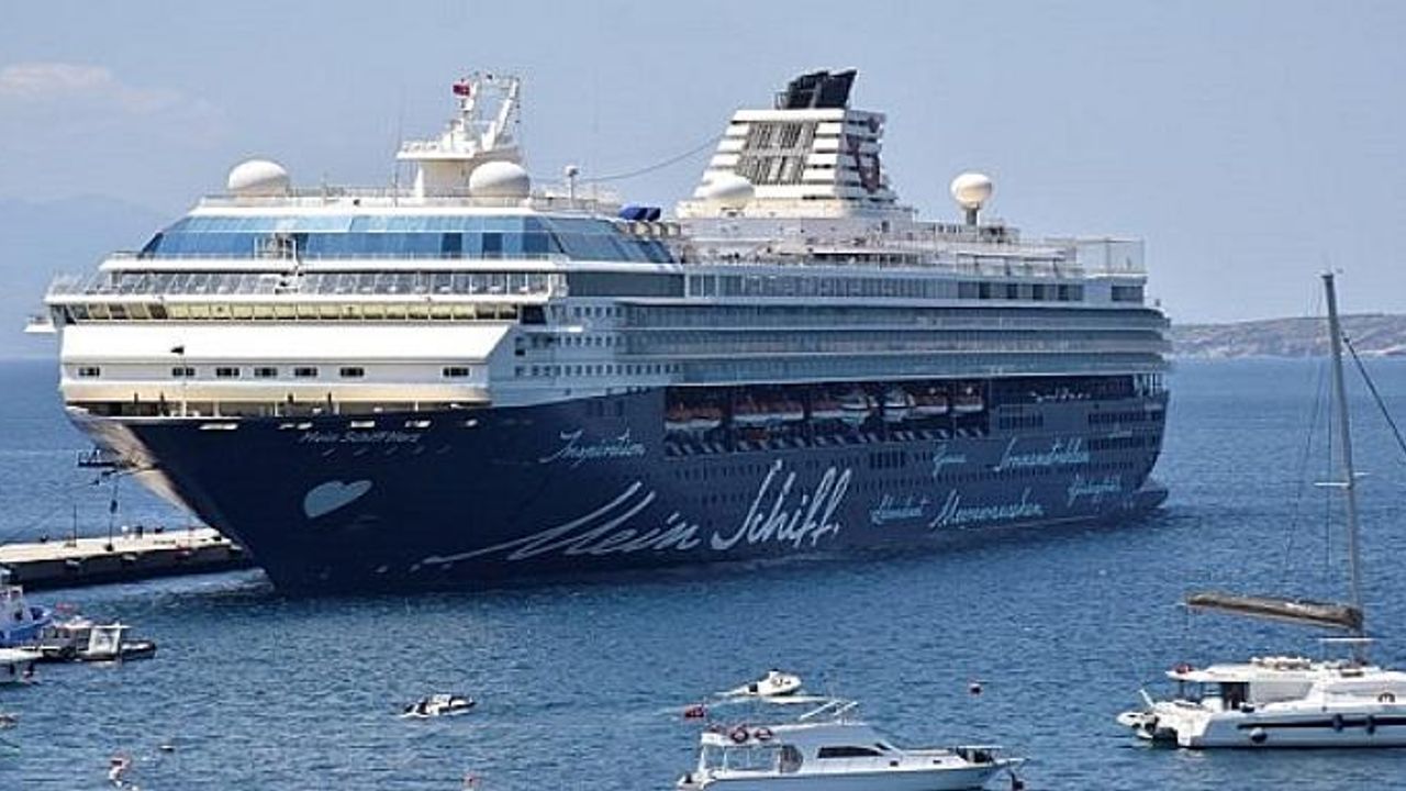 Yolcu gemisi 1547 turist getirdi 