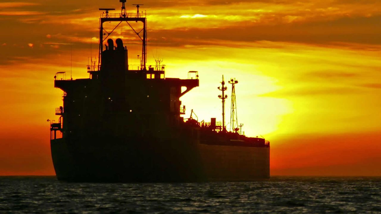 Çin'den ABD'ye petrol ve tahıl kaçakçılığı suçlaması