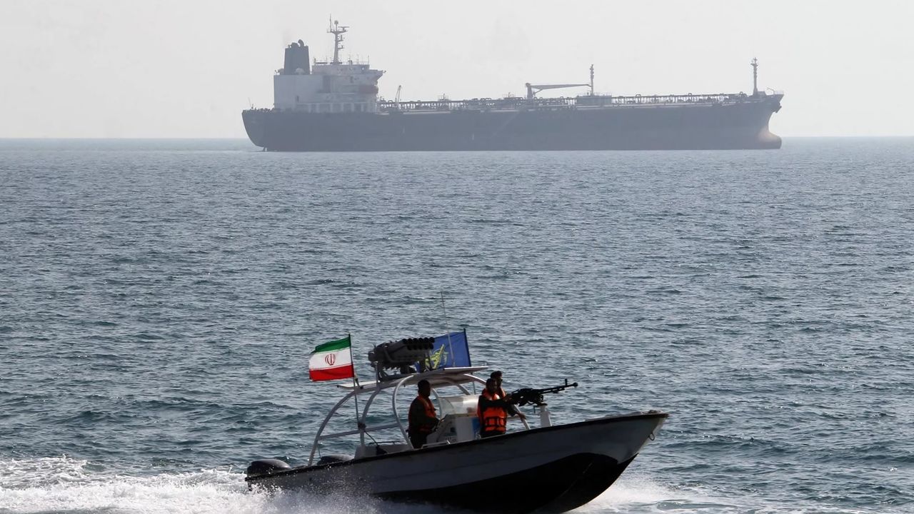 İran, 11 milyon litre yakıt taşıyan gemiye el koydu