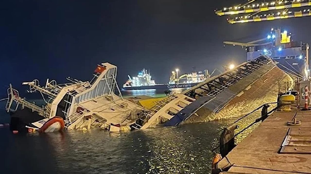 Batan geminin 24 konteyneri denizden çıkarıldı