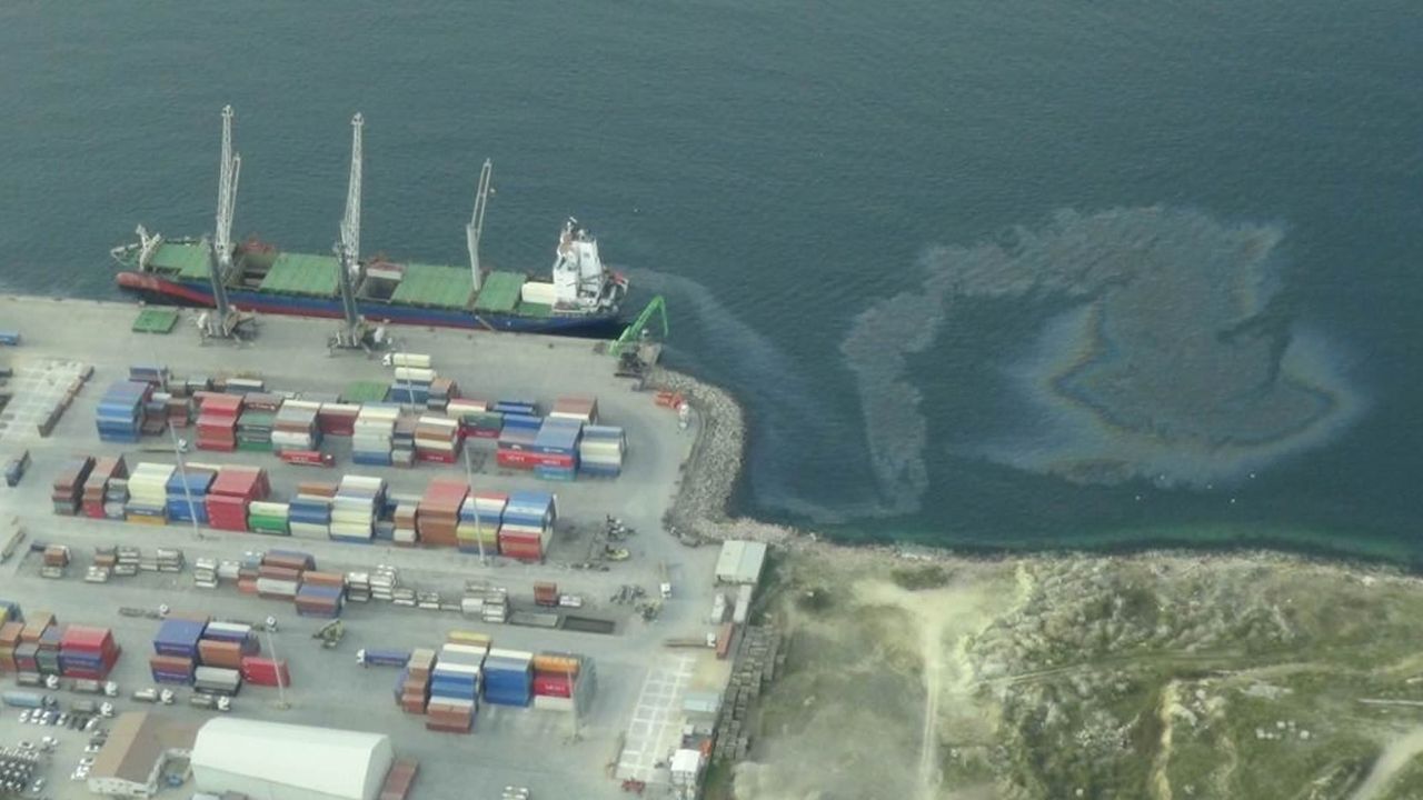 Kocaeli'de denizi kirleten 2 gemiye 44,6 milyon lira ceza