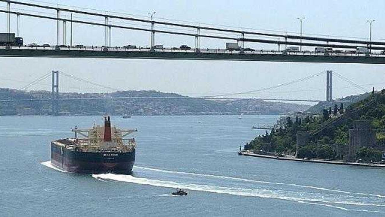 Türk Boğazları'ndan transit geçiş yapan gemi sayısı azaldı 