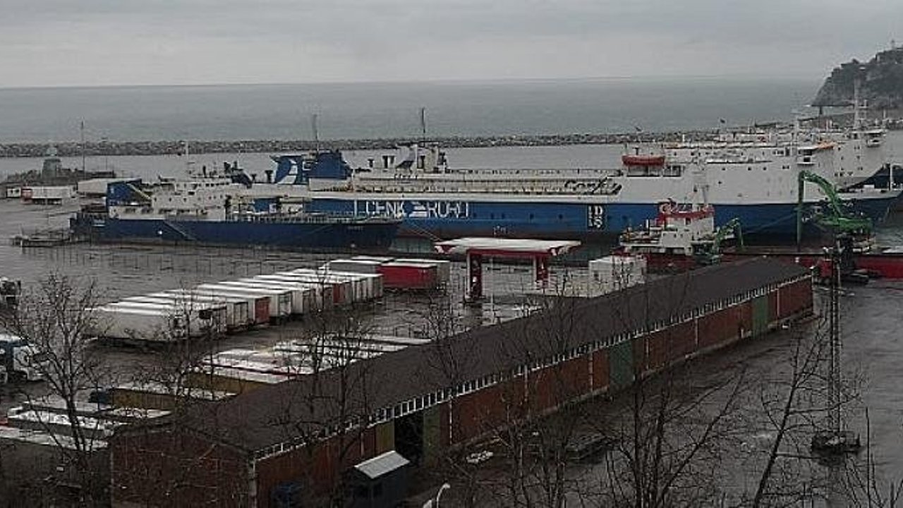 Ukrayna limanlarına giremeyen gemiler Zonguldak limanına geri döndü