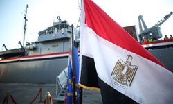 Mısır Donanması'na ait gemi 650 tonluk yardımı Mersin Limanı'na getirdi