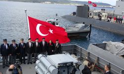 TCG Dumlupınar denizaltısında şehit askerler için anma töreni