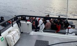 Lastik botları sürüklenen 44 kaçak göçmen kurtarıldı