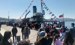 TCG Nusret mayın gemisi Bandırma'da ziyarete açıldı