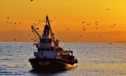 Trabzon'da balıkçı gemisi icradan satılığa çıkarıldı