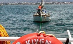 Arızalanan 12 metrelik tekne kurtarıldı